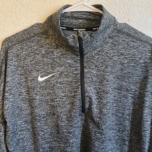NIKE SWEATER